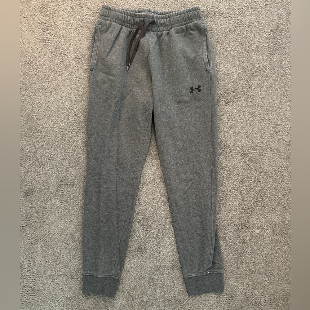 Under Armour Gray Sweatpants with Elastic Waistband and Tapered Legs